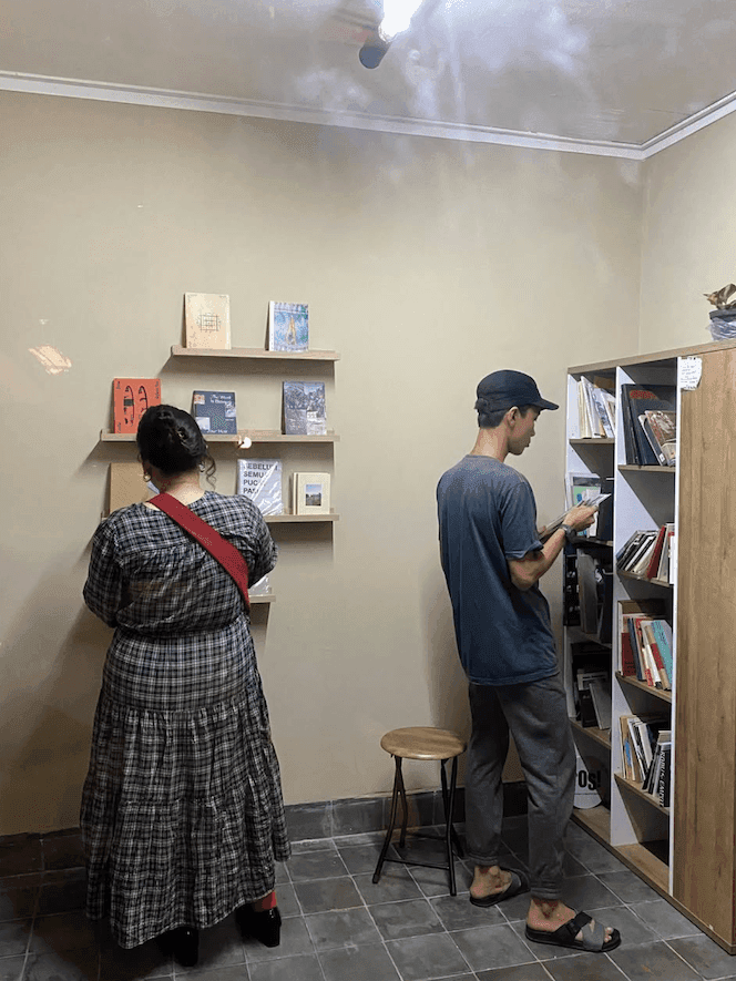 POP-UP LIBRARY